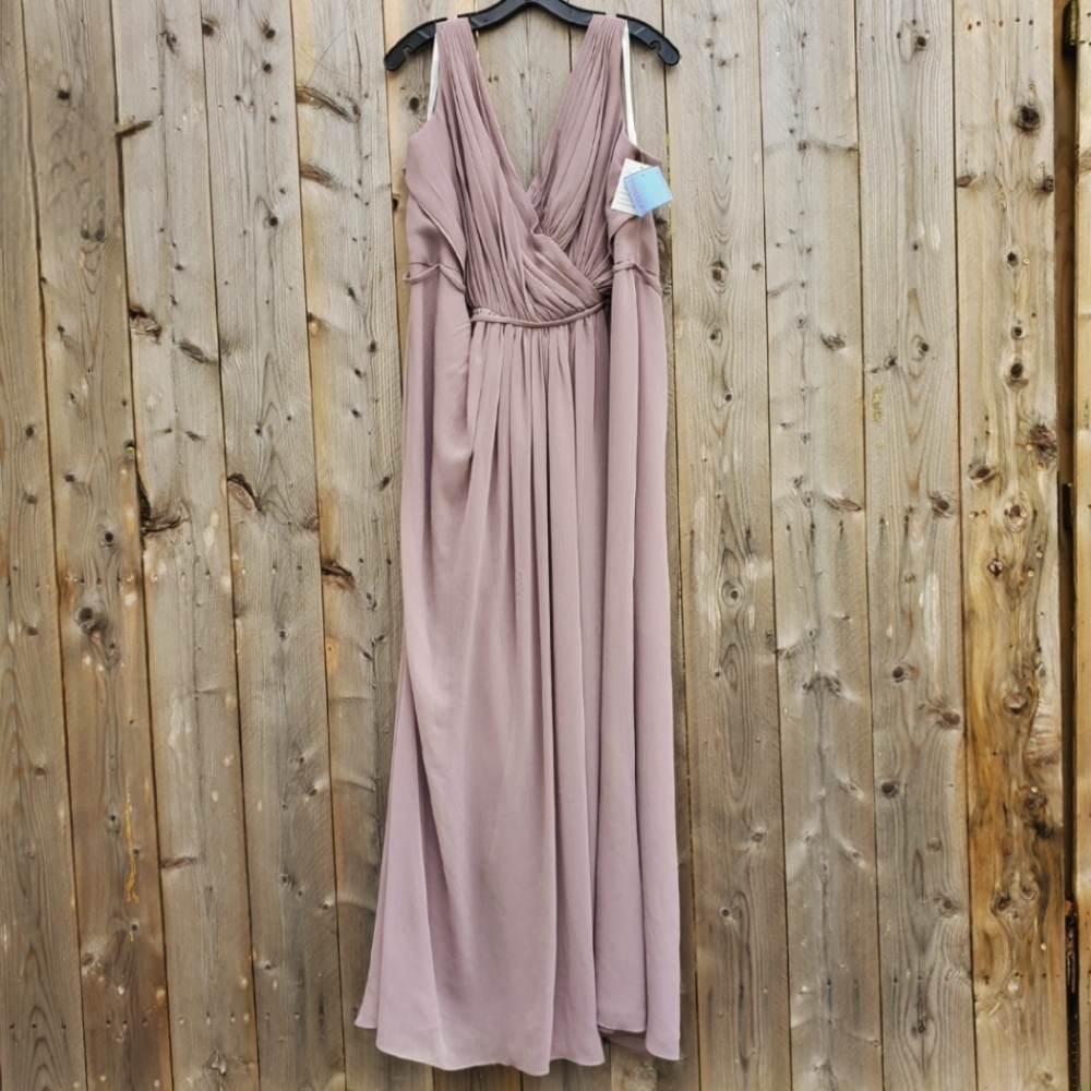 Davids Bridal Long Chiffon Bridesmaid/Prom Dress With Added Additional Scarf
